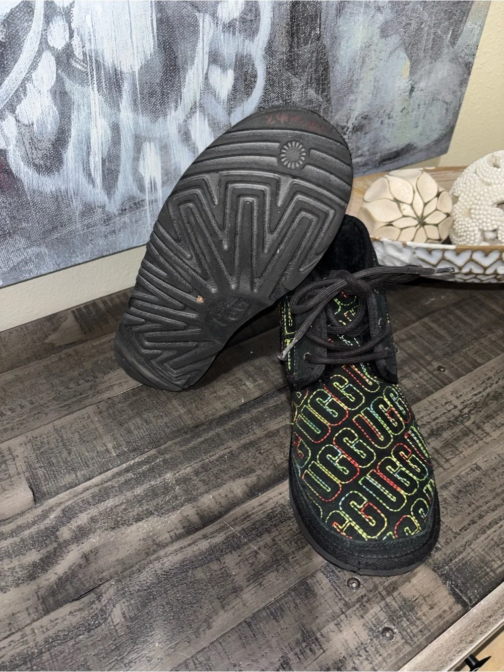 UGG Kids' Neumel II Graphic Stitch boots SZ 6